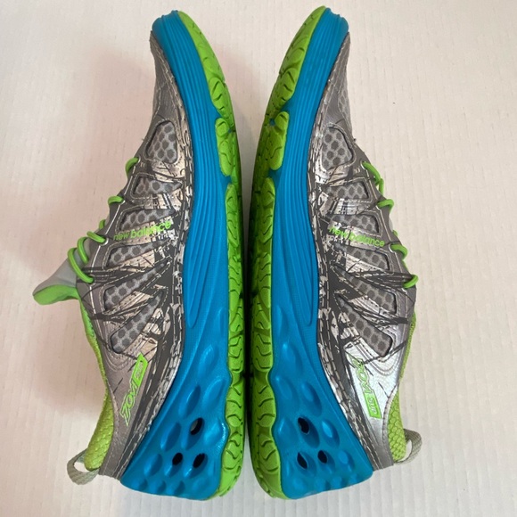 New Balance Women’s Minimus 70 V1 SUP Water Shoe - Picture 2 of 8